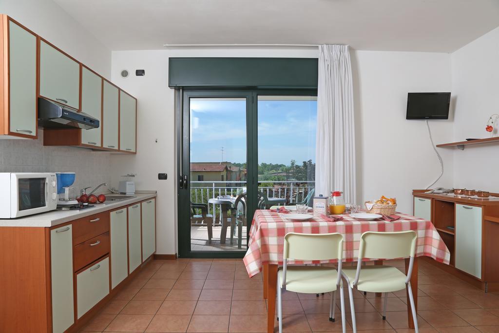 Nettuno Residence Hotel Peschiera del Garda Exterior photo